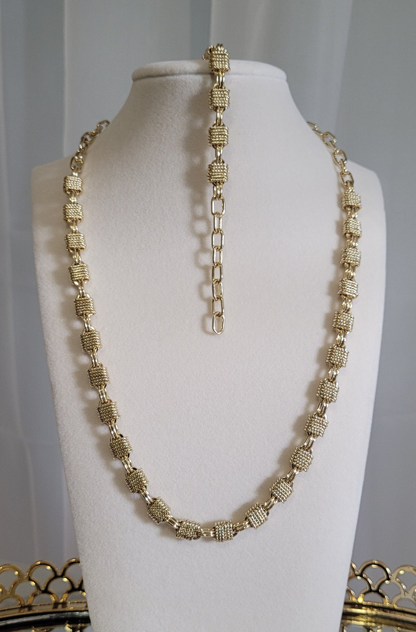 14k Gold Plated Necklace & Bracelet Set