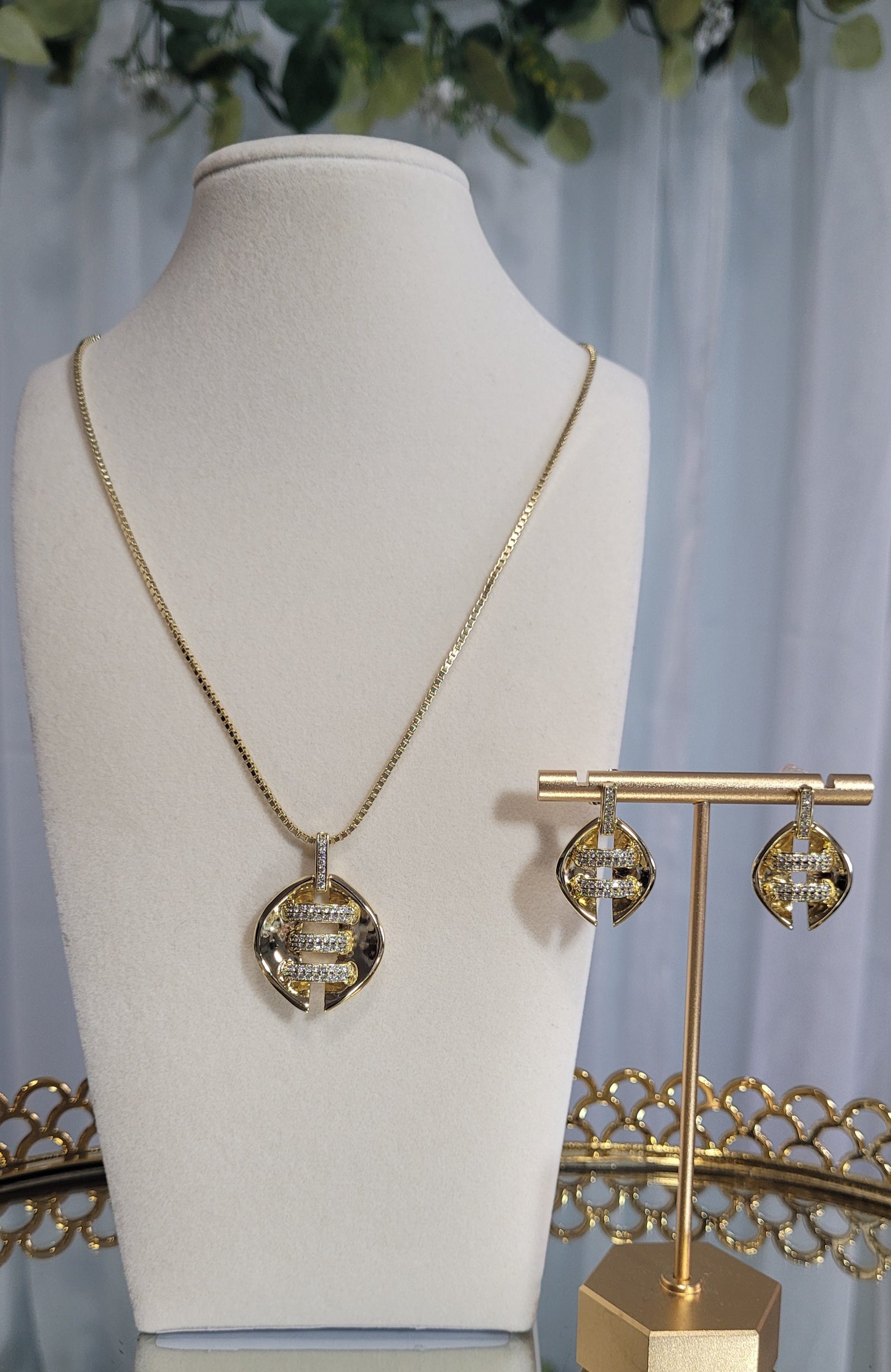 14k Gold Plated Zirconia Necklace & Earring Set