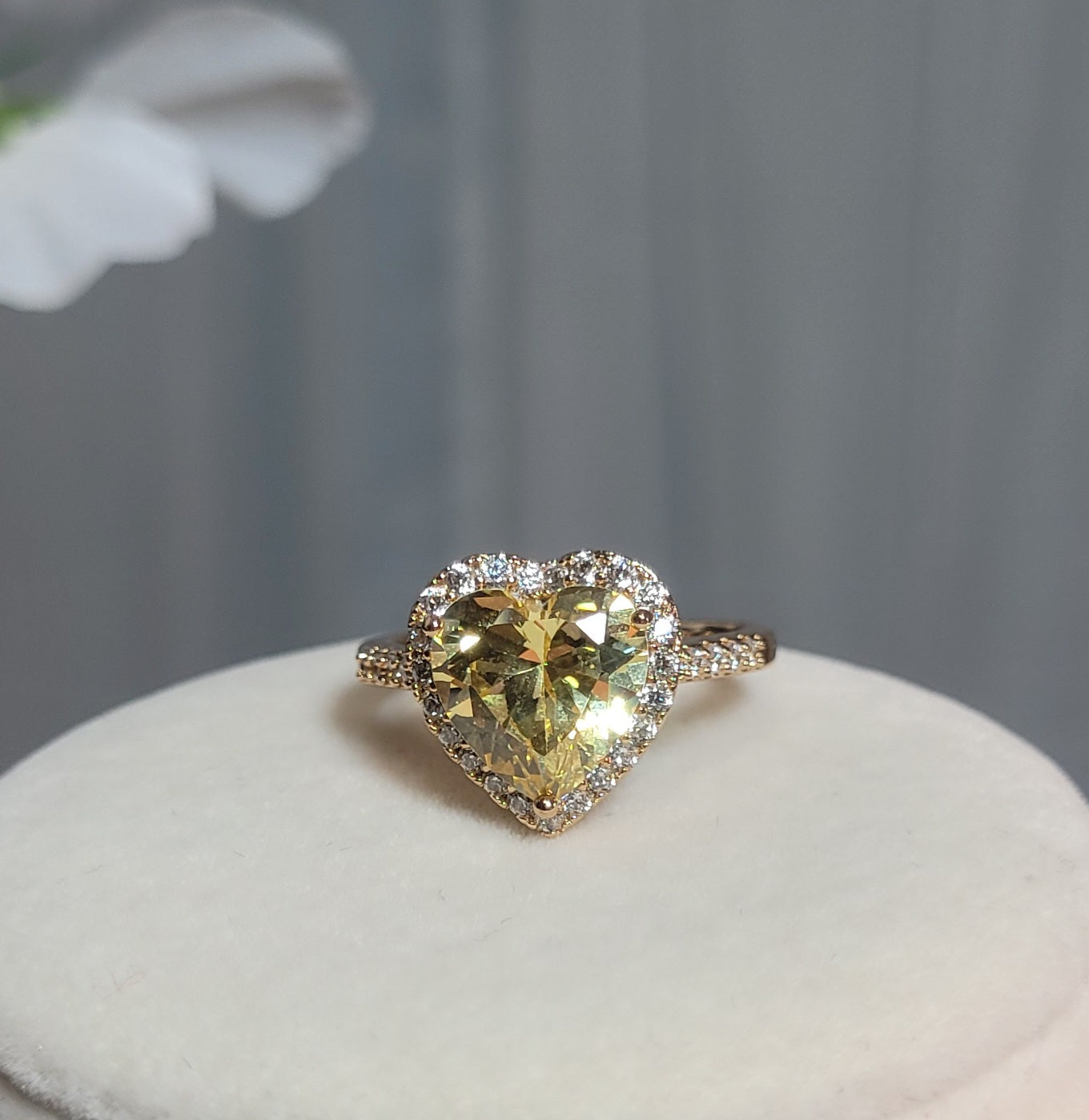 Rose Gold Plated Zirconia Ring w/ Yellow Rhinestone